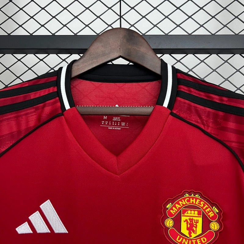 MANCHESTER UNITED LOCAL 25-26