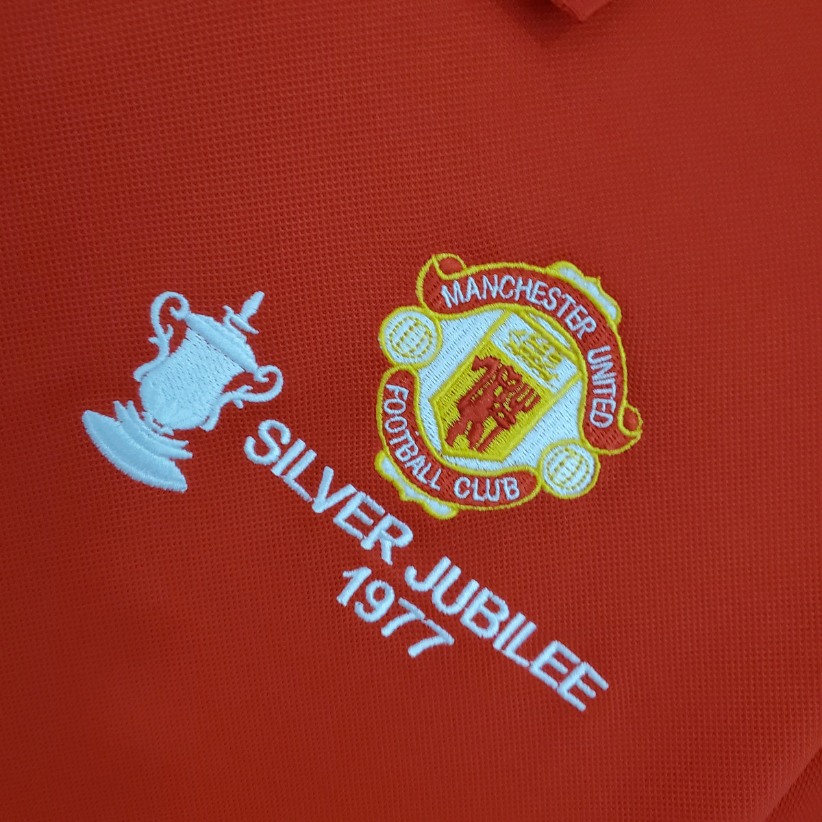 MANCHESTER UNITED 1977 RETRO