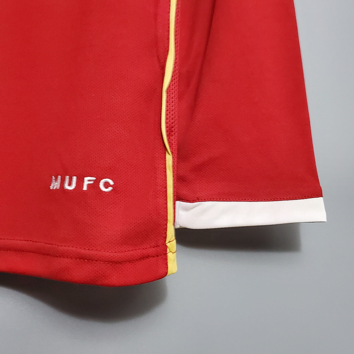 MANCHESTER UNITED 06-07 RETRO