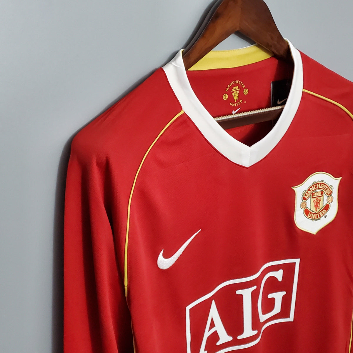 MANCHESTER UNITED 06-07 RETRO