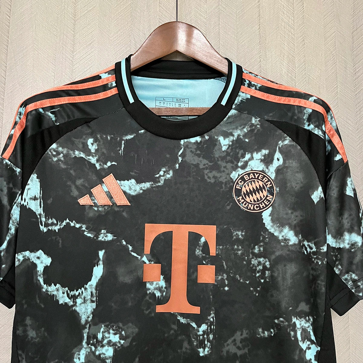 BAYERN MUNICH VISITANTE 24-25