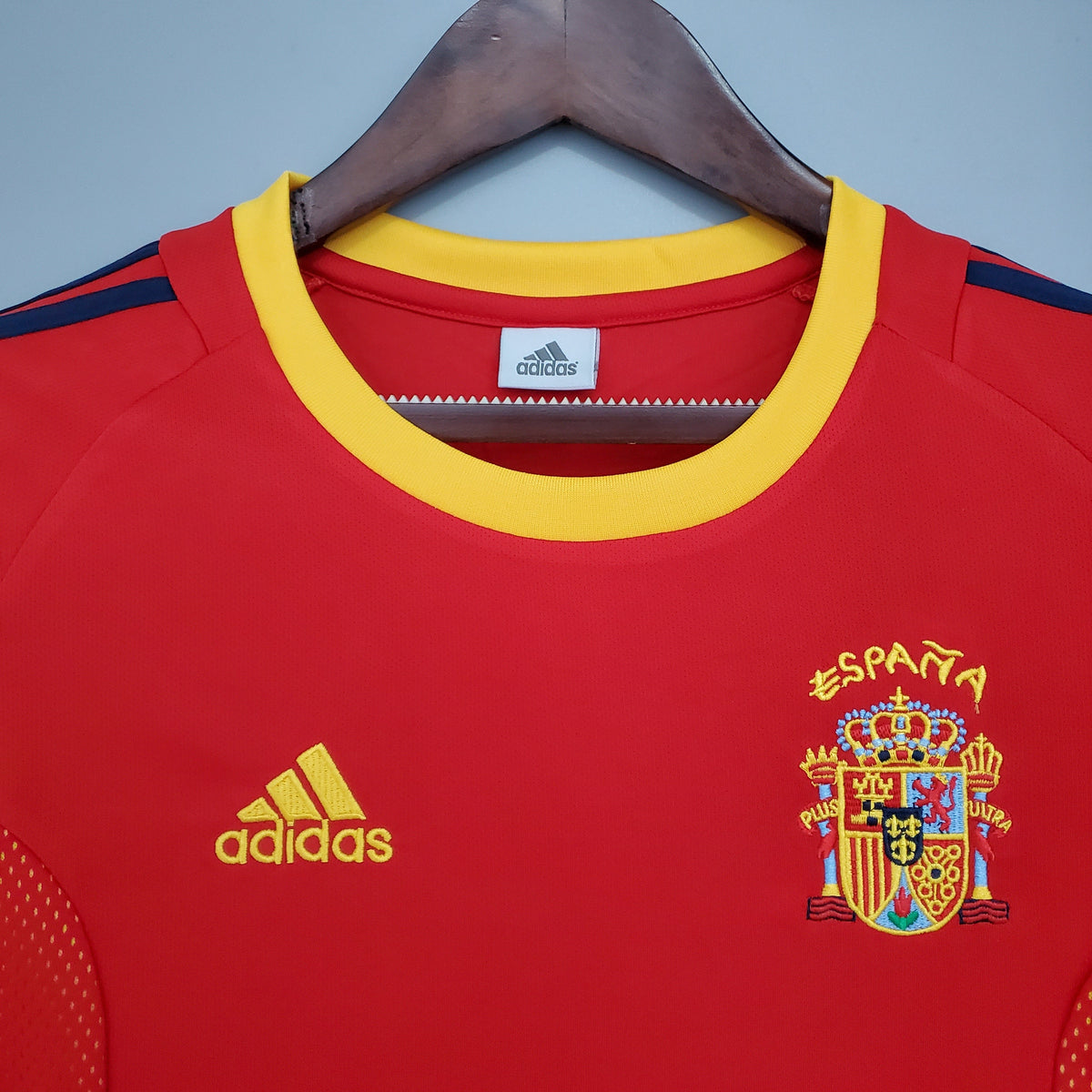 ESPAÑA l 2002 HOMBRES (RETRO)