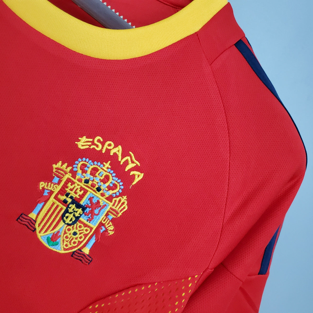 ESPAÑA l 2002 HOMBRES (RETRO)