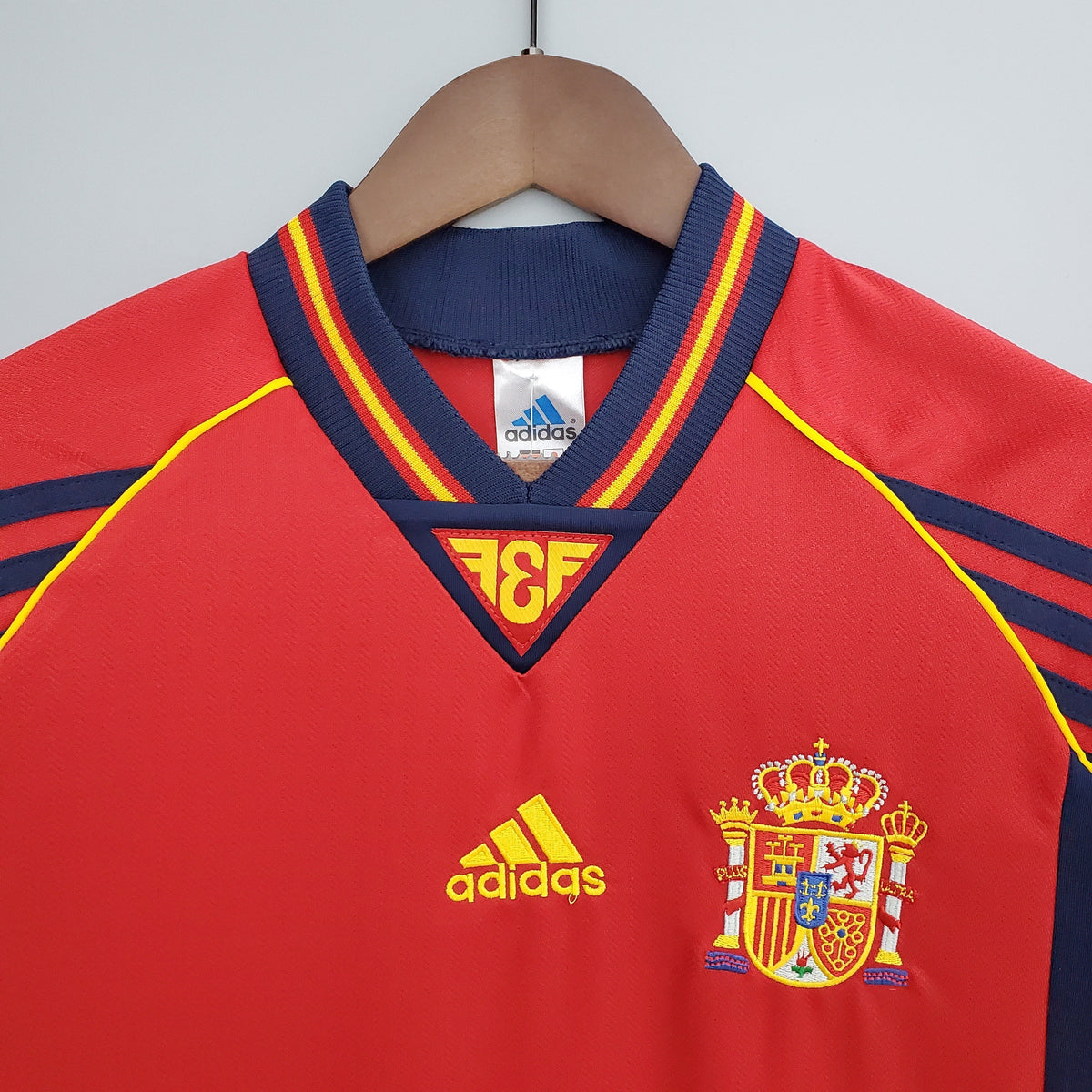 ESPAÑA l 1998 HOMBRES (RETRO)