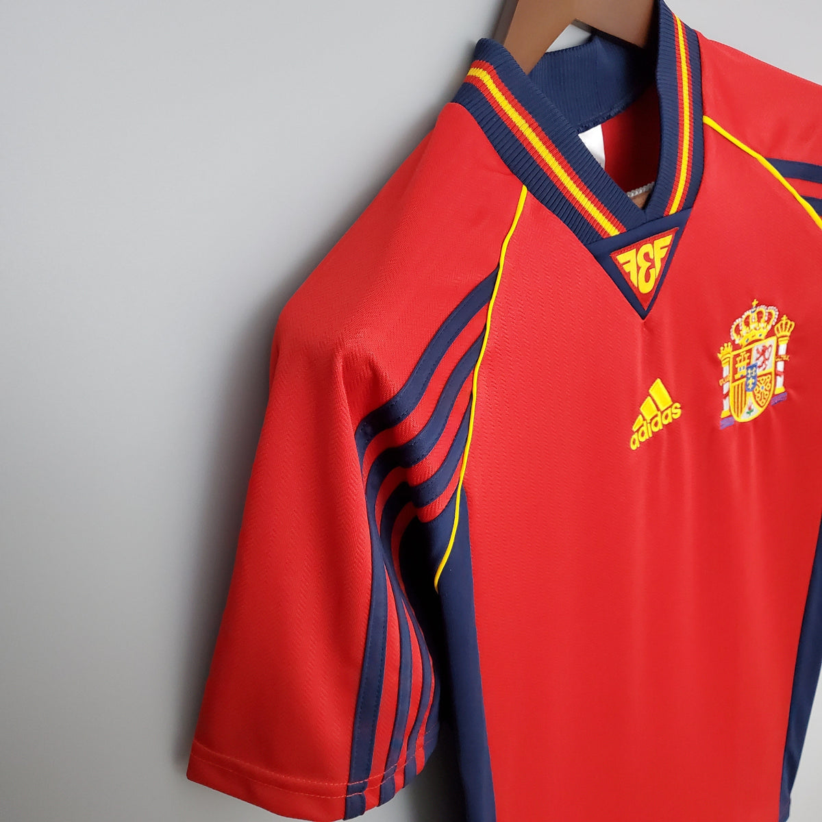 ESPAÑA l 1998 HOMBRES (RETRO)