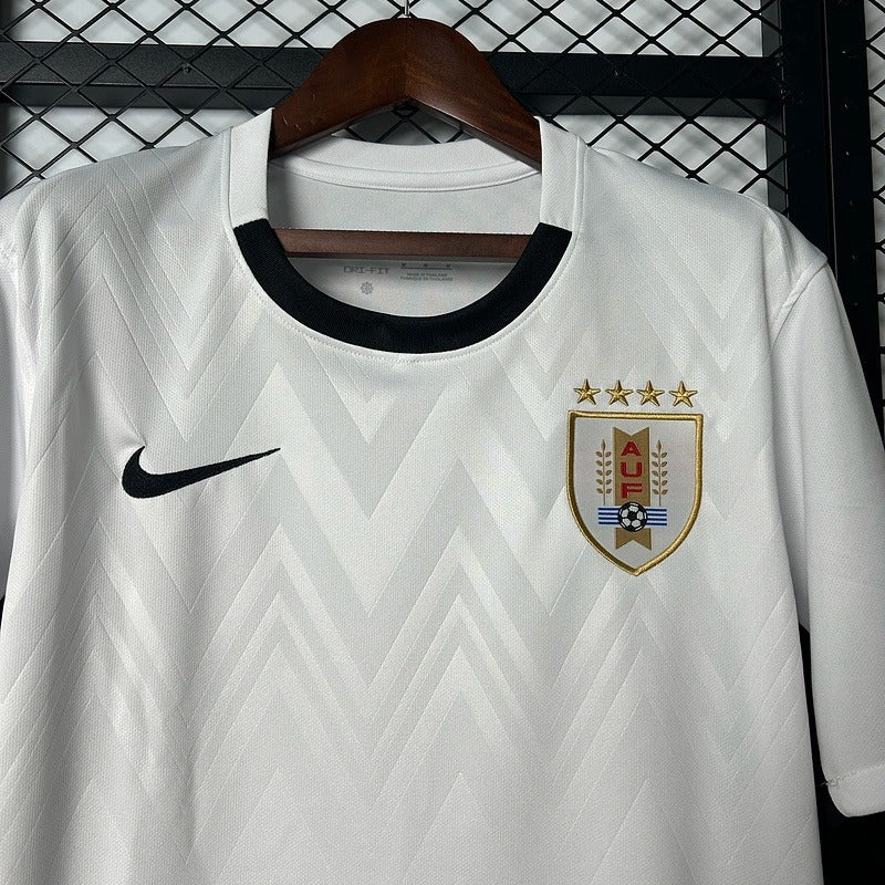 SELECCIÓN URUGUAY VISITANTE 25-26