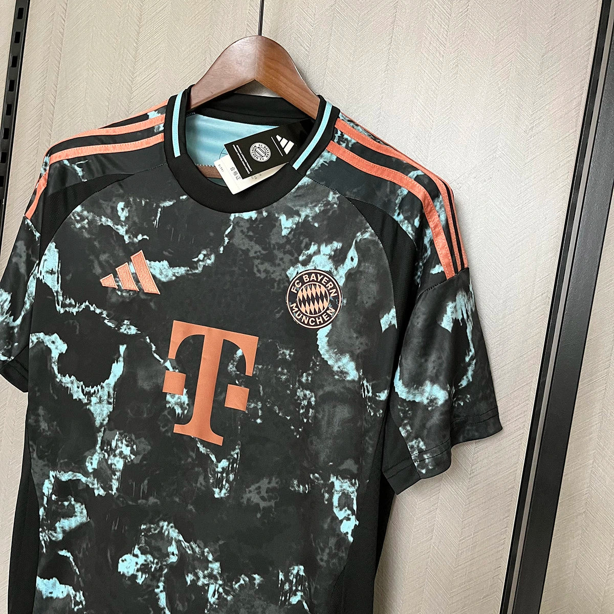 BAYERN MUNICH VISITANTE 24-25