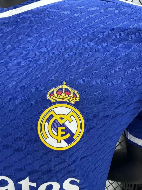 Real Madrid lll versión jugador con parche de Champions (15)